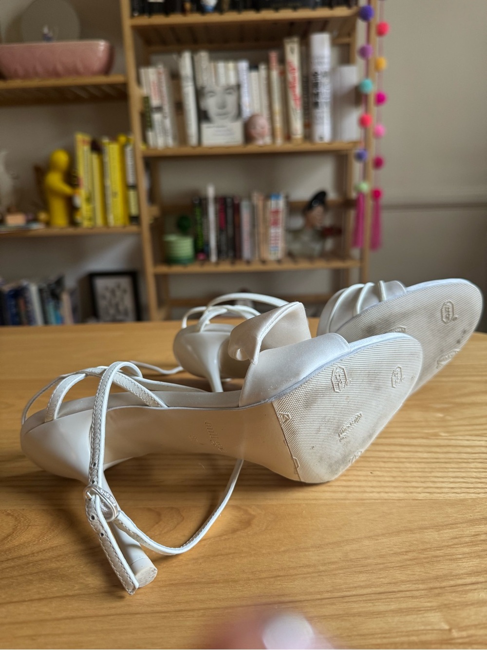 GORGEOUS BRIDAL Cult Gaia White Satin Cala Lilly Pearl Strappy Heels - Picture 4 of 9